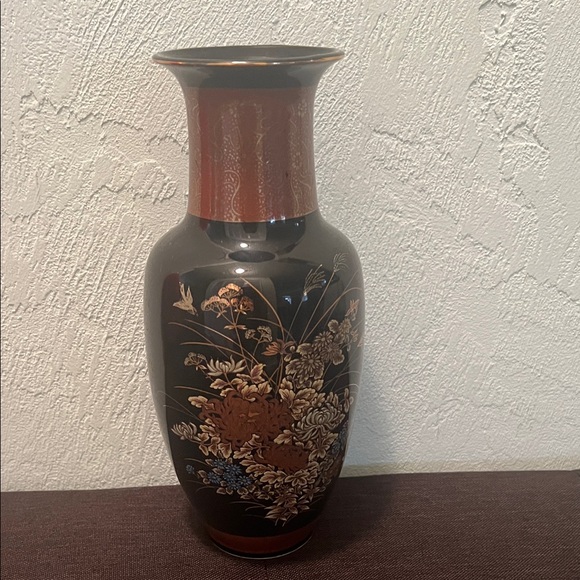 Vintage Japanese Floral Vase Other - #1534** Elegant Japanese Black & Gold Accents Floral Black and Brown “10” Vase